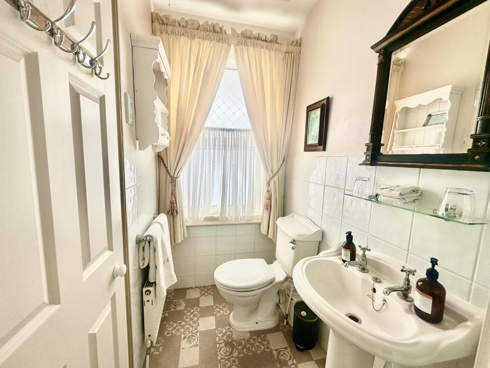 Albert & Victoria Guest House Истбурн Номер фото