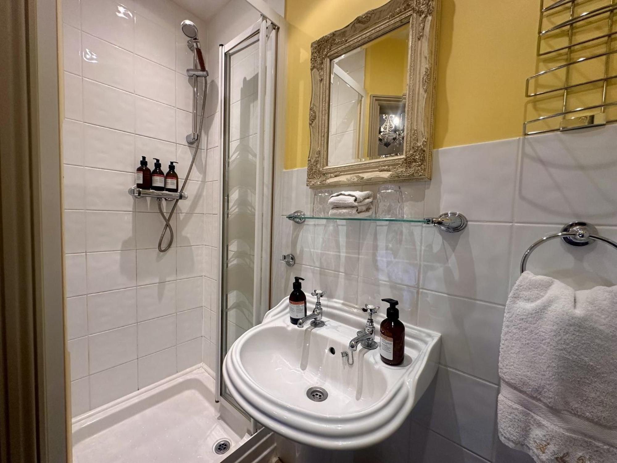 Albert & Victoria Guest House Истбурн Номер фото