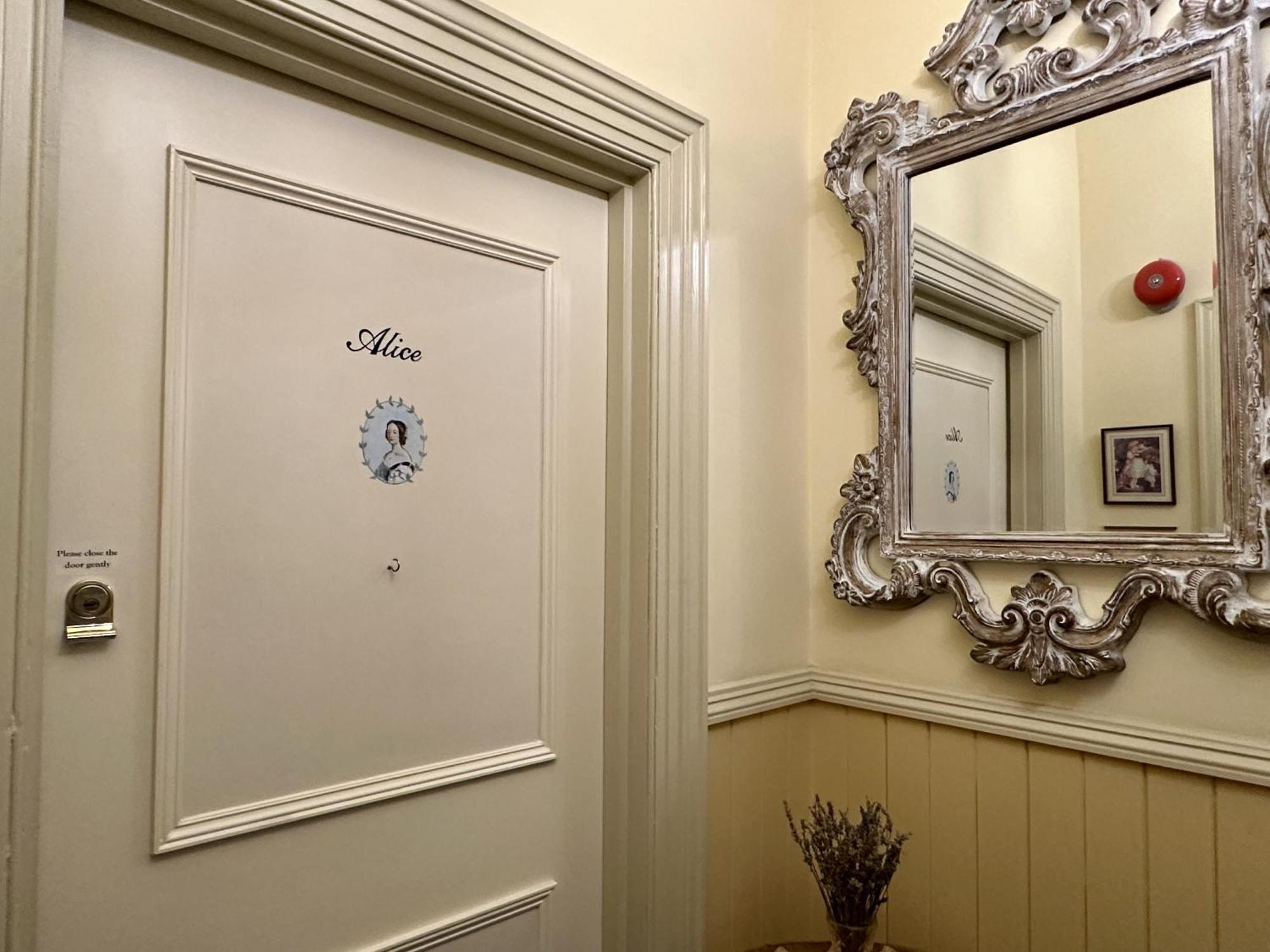 Albert & Victoria Guest House Истбурн Номер фото