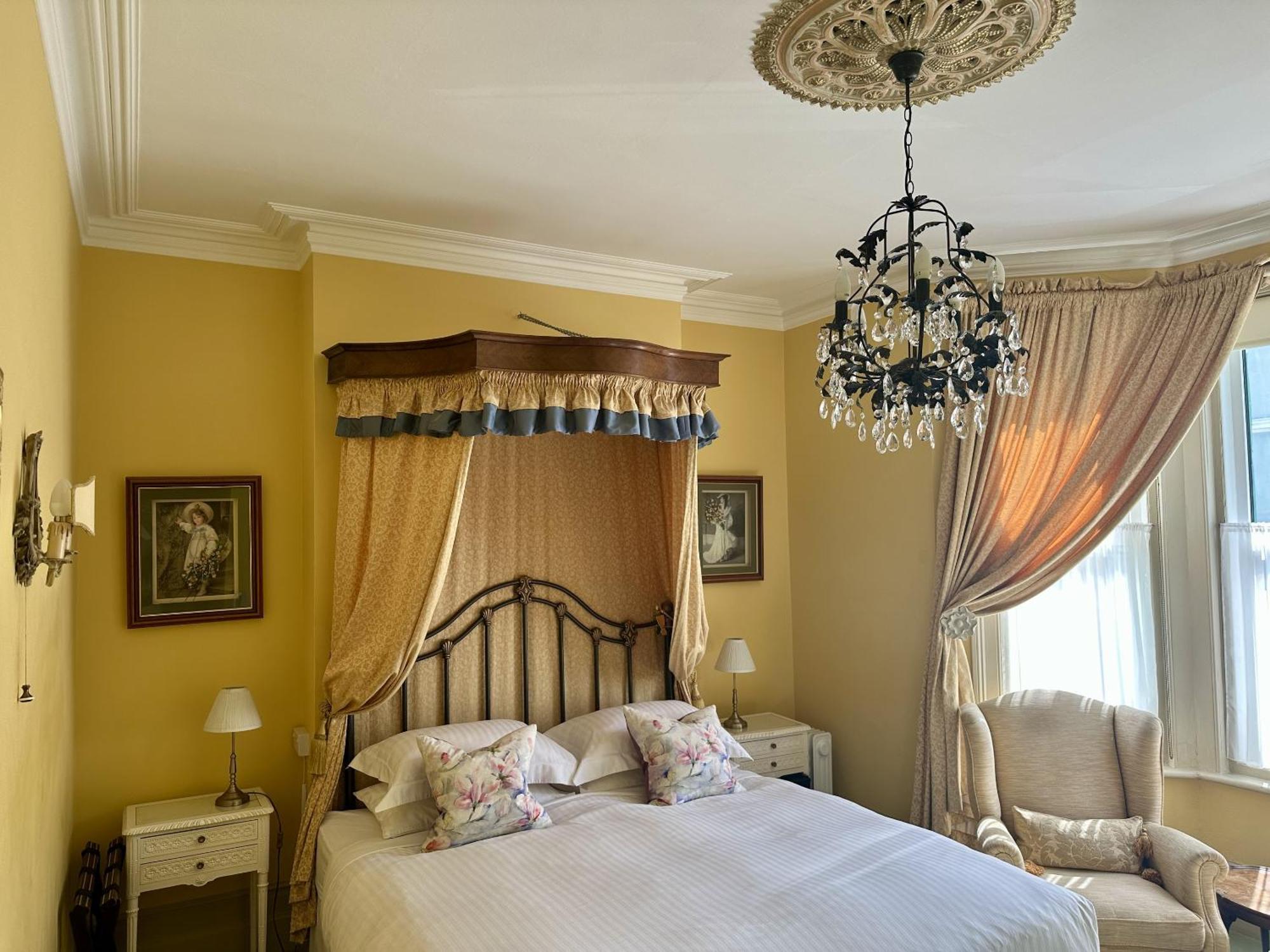 Albert & Victoria Guest House Истбурн Экстерьер фото