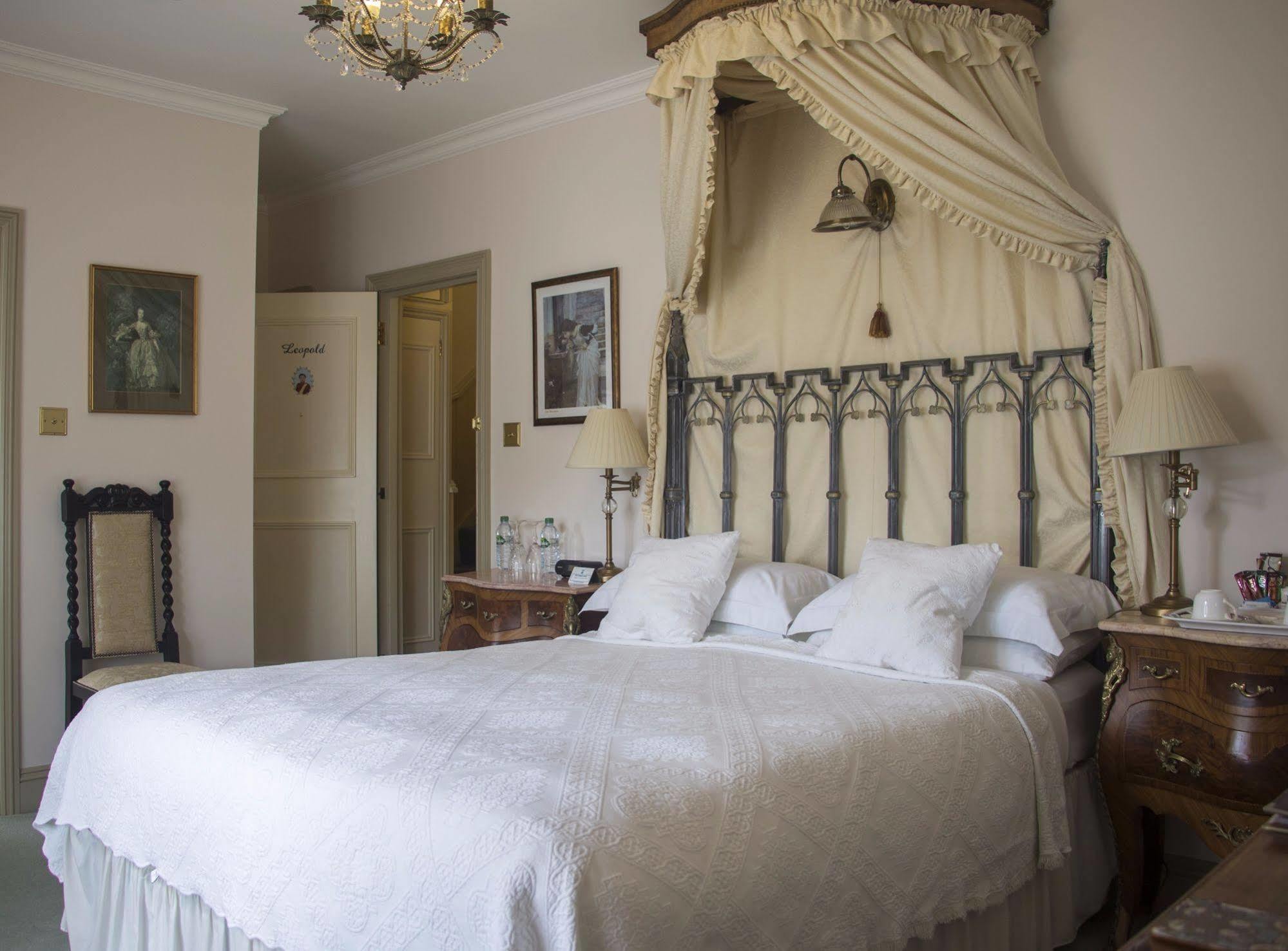 Albert & Victoria Guest House Истбурн Экстерьер фото