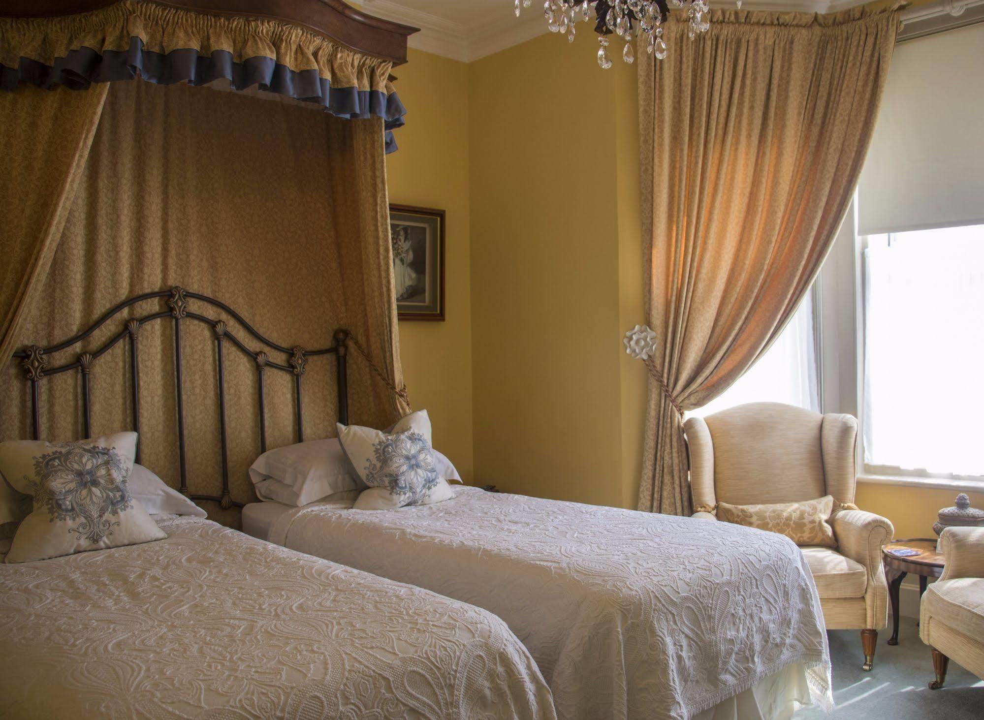Albert & Victoria Guest House Истбурн Экстерьер фото